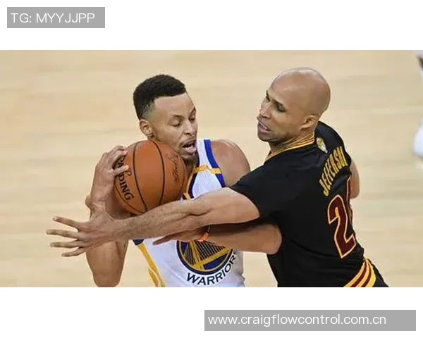 理查德谈老将缺阵影响强调扩大空间与提升比赛节奏的重要性